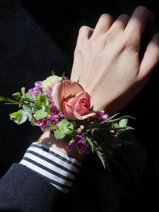 Wrist corsage